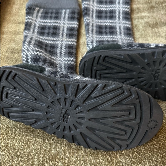 UGG Knit Sweater Boots. Size 7. - Picture 5 of 6